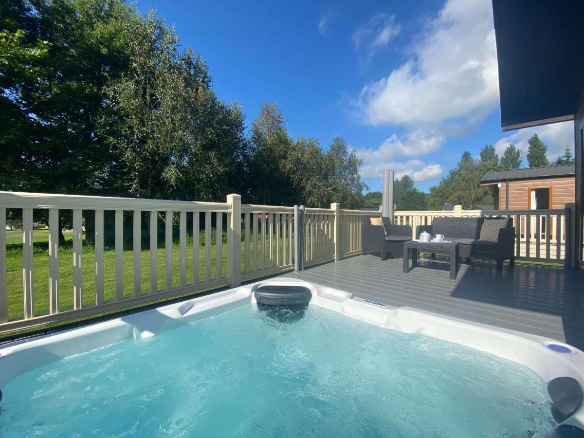 The Yorkshire Burrow Lodge With Hot Tub Eksteriør billede