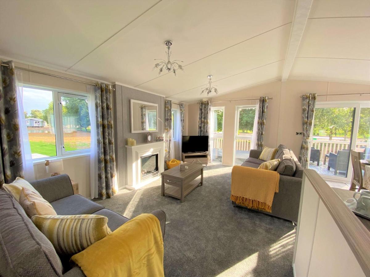 The Yorkshire Burrow Lodge With Hot Tub Eksteriør billede